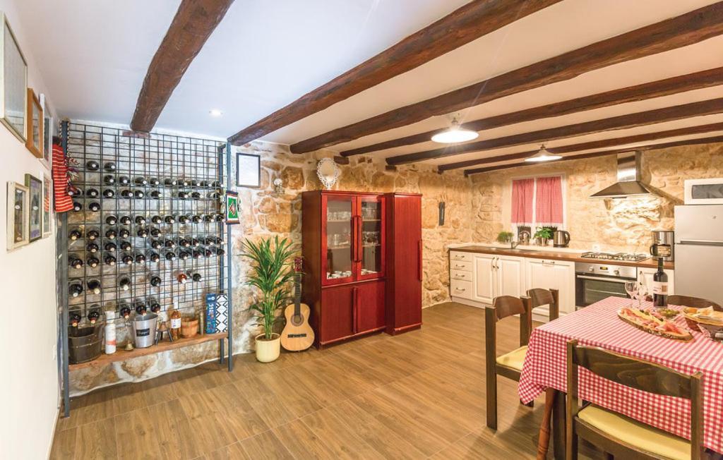 Šestanovac Holiday Home Zezevica - Heated Pool מראה חיצוני תמונה