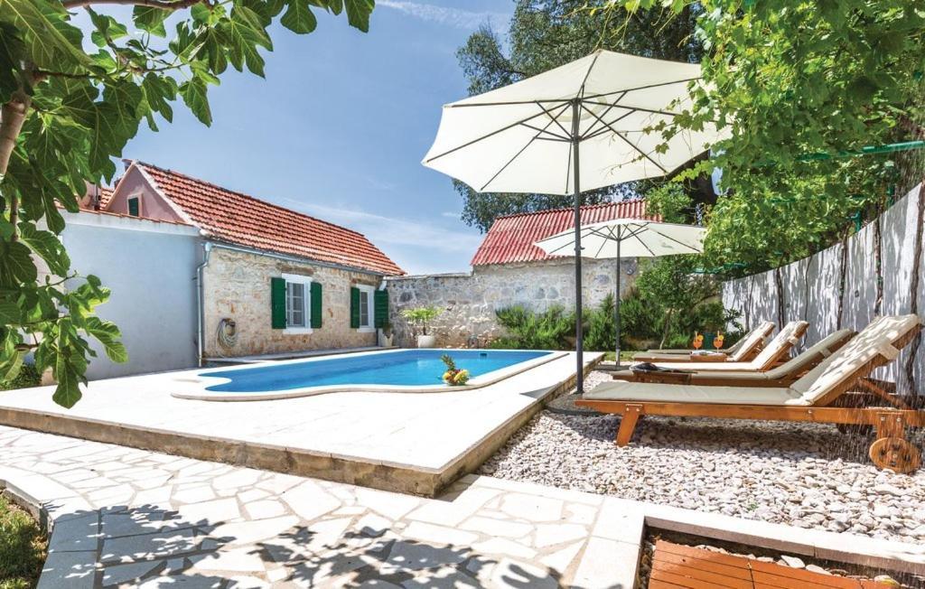 Šestanovac Holiday Home Zezevica - Heated Pool מראה חיצוני תמונה